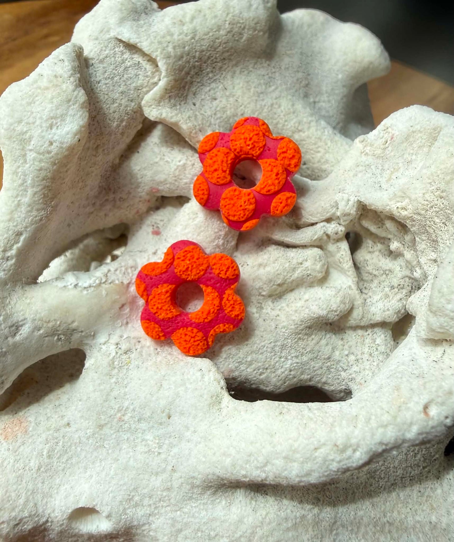 Mini pampilles "Romane" pois orange texturé "mat"