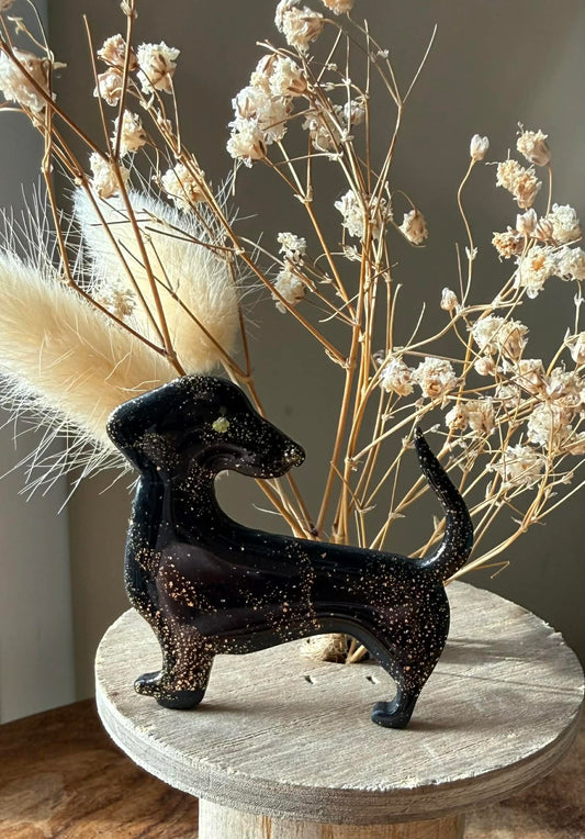 Broche chien "Bahia" – Pâte polymère & résine UV