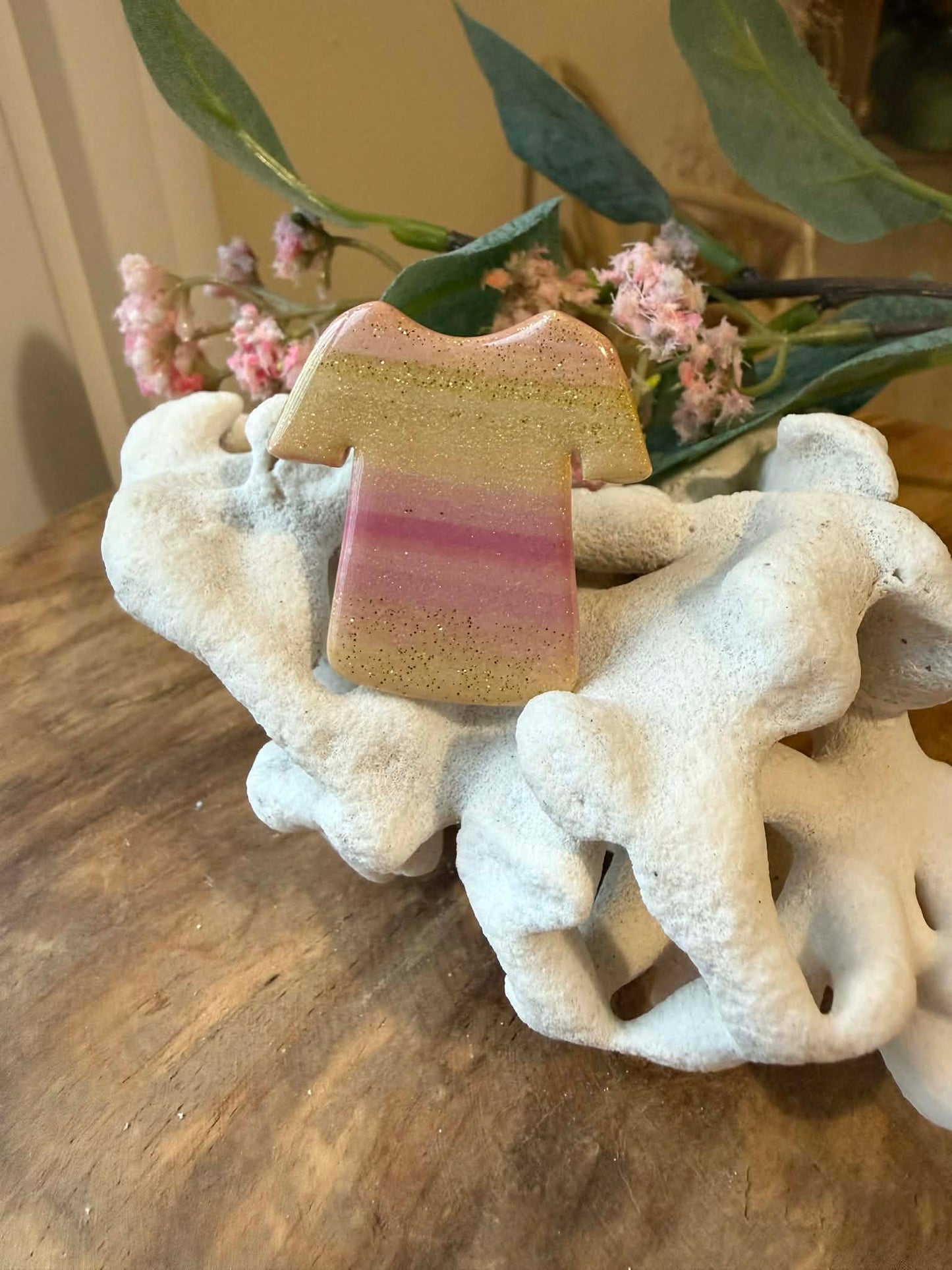 Broche pull/tee shirt "Maïa"– Pâte polymère & résine UV