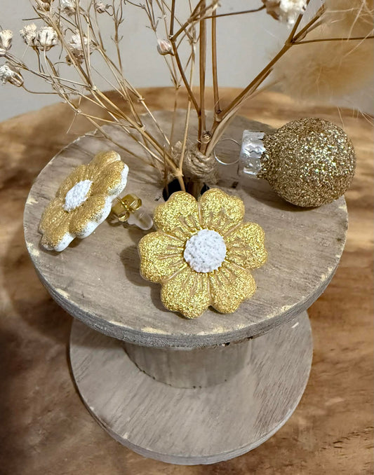 Puces d’oreilles « Betty » – Fleur 6 pétales – Or ou Argent