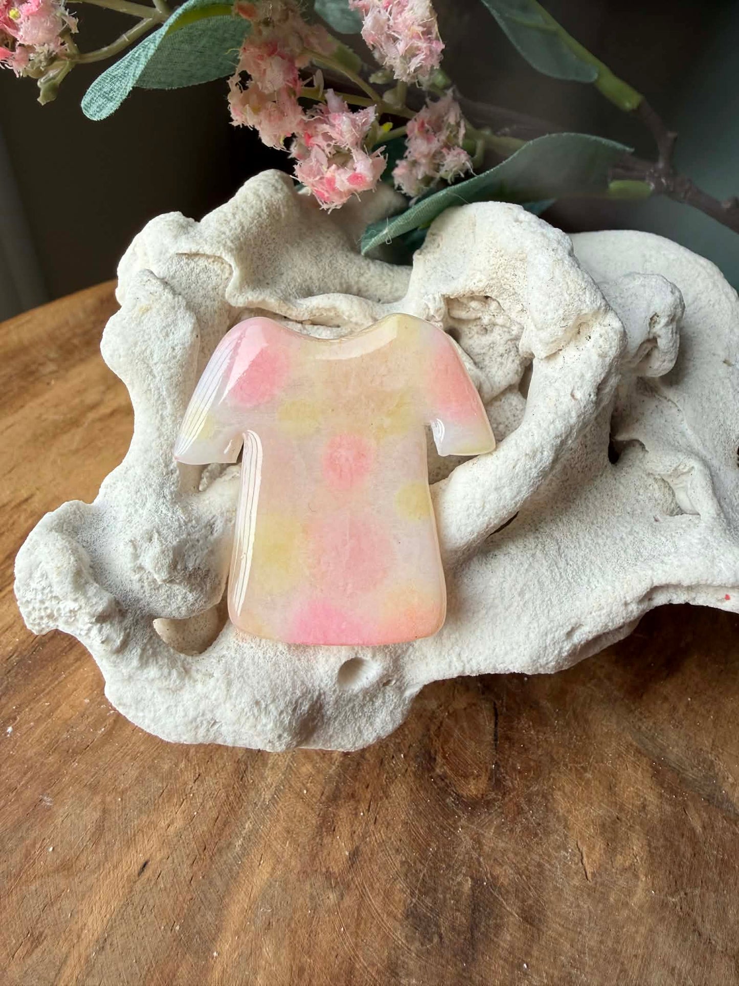 Broche pull/tee shirt "Maïa"– Pâte polymère & résine UV