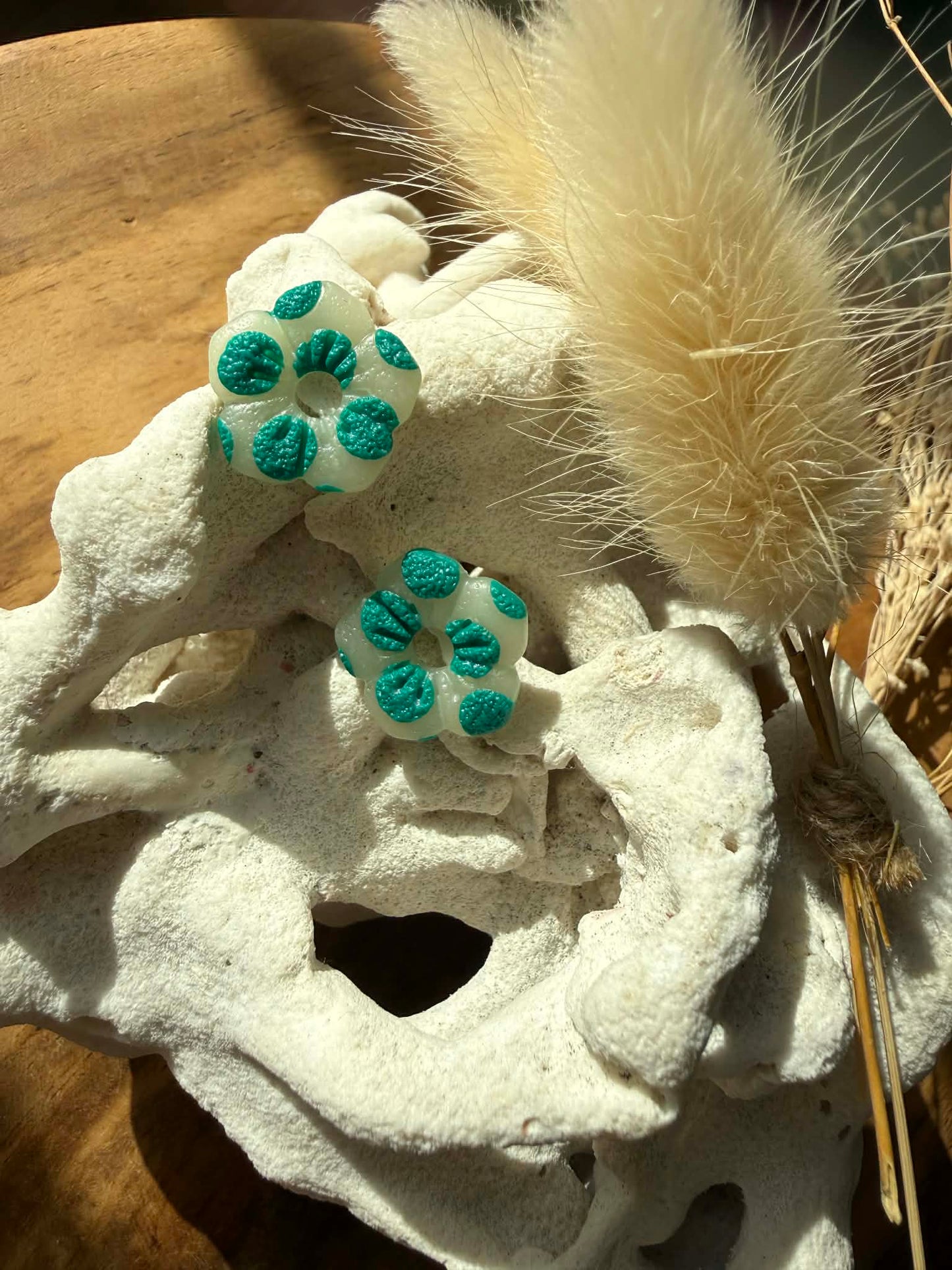 Pampille "Louisa" pois bleu textures "mat"
